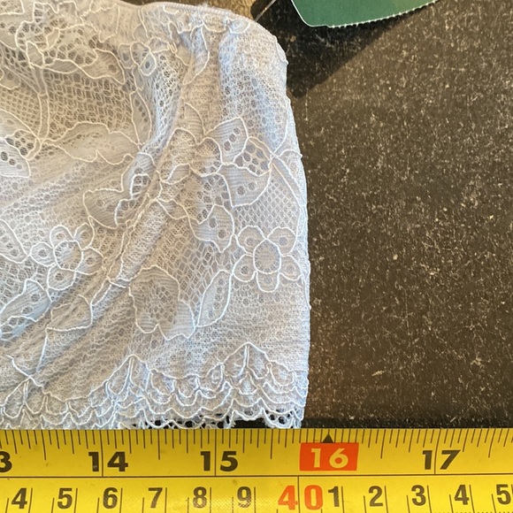 Lace Underwire Bra - Picture 4 of 8